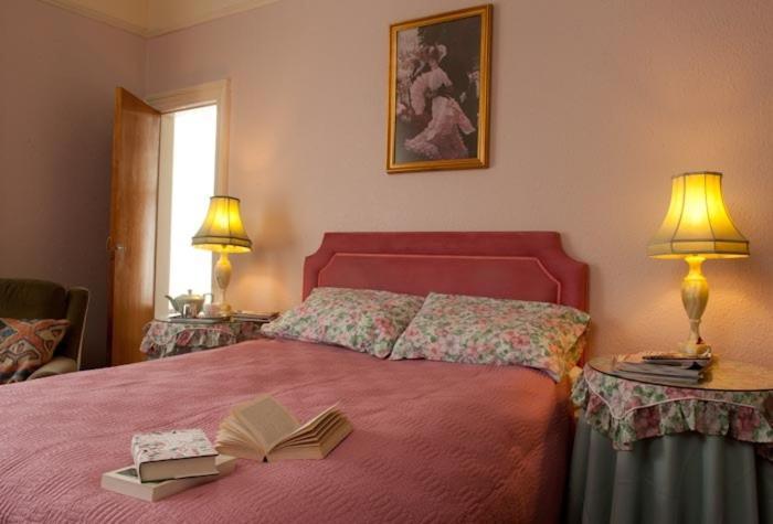 Belmont Hotel Рексем Экстерьер фото