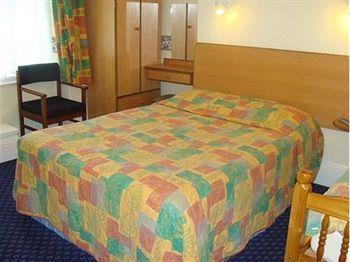 Belmont Hotel Рексем Экстерьер фото